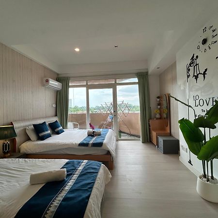 Riverbank Suites Waterfront クチン エクステリア 写真