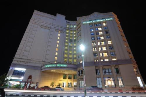 Riverbank Suites Waterfront クチン エクステリア 写真